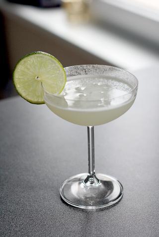 cocktails that wont make you gain weight, beer or wine margarita